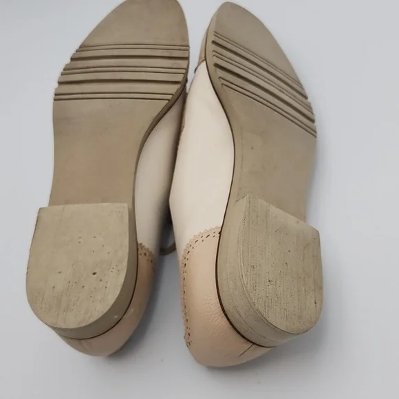 FERRAGAMO Cream & Tan Wingtip Laced Oxfords, Size 6½C - Picture 6 of 7